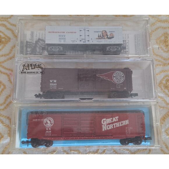 3 N scale train cars- 36' Pepsi Cola- 40' Fireball- 50' Great Northern- Mint! - Picture 1 of 7